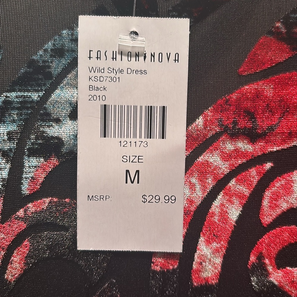 Fashion Nova-  Black and Red Patterned Dress size M - Picture 5 of 5